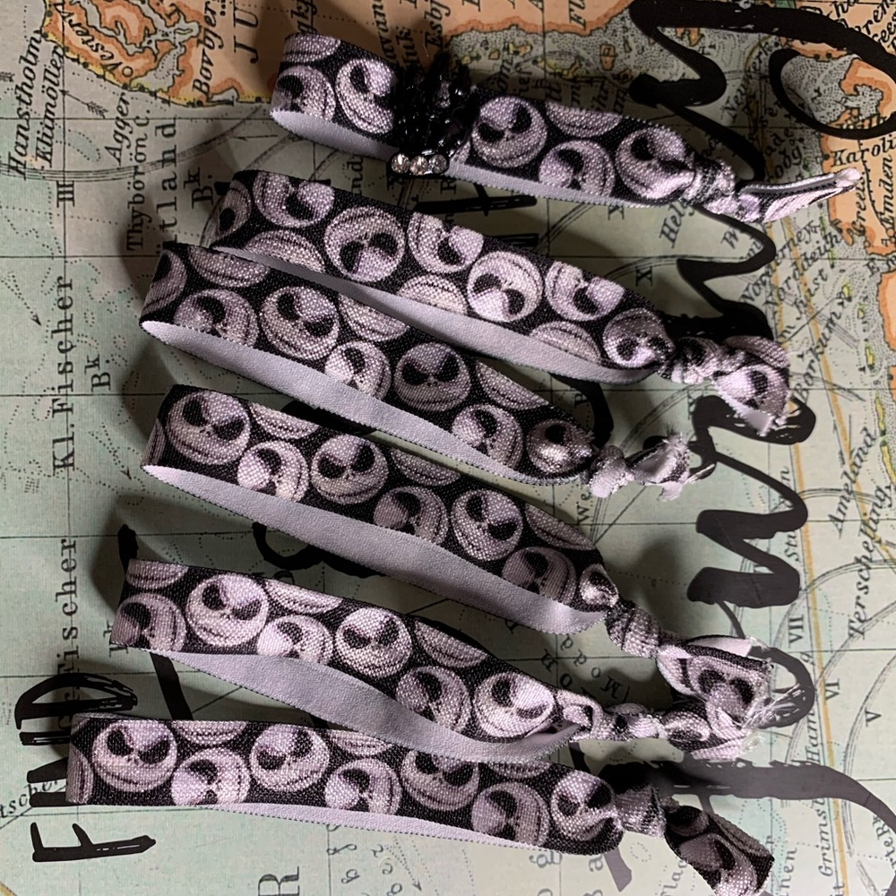 DIY Jack Skellington Hair Tie Bracelets
